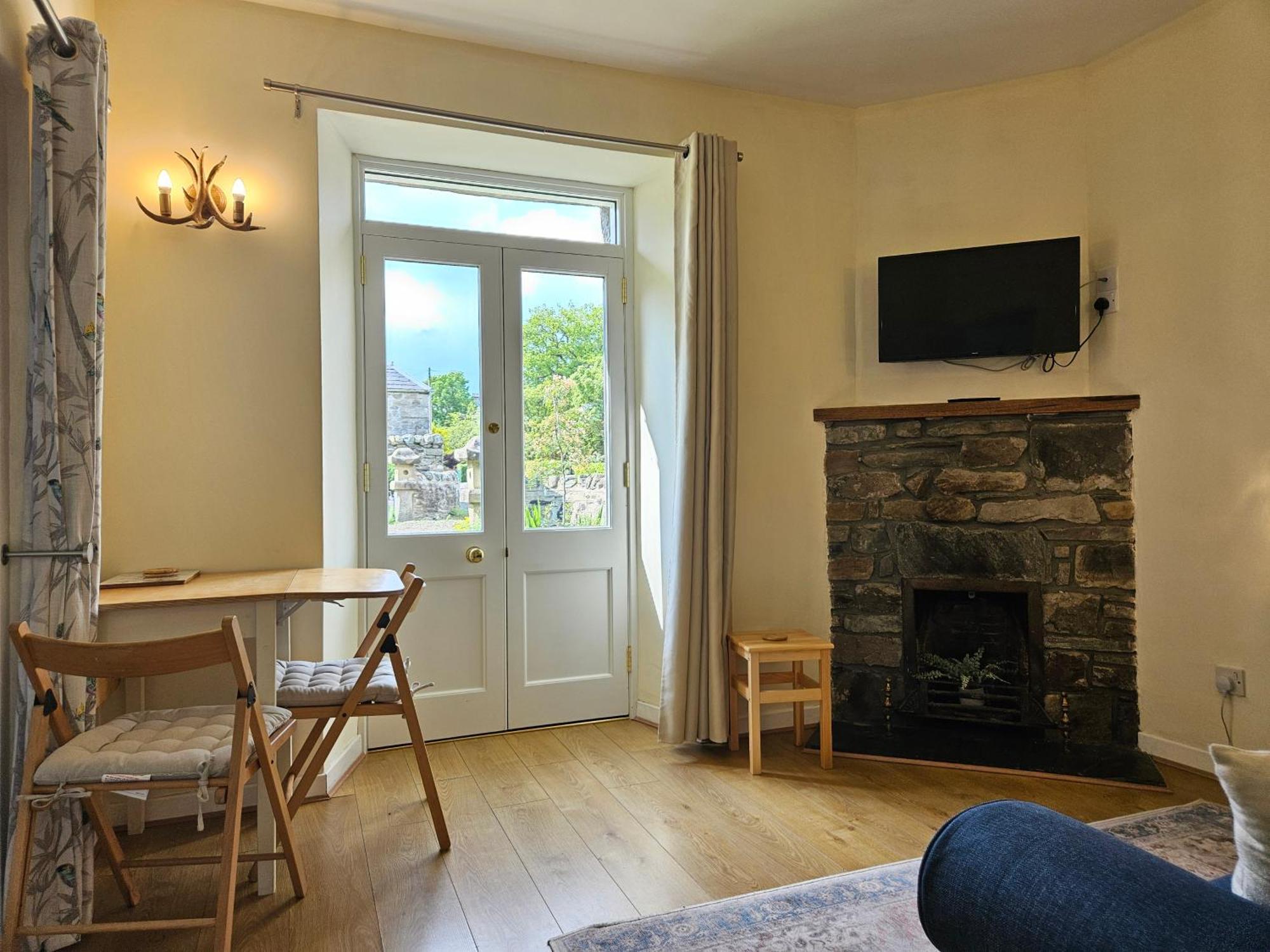 Cosy Peaceful One-Bedroom Cottage In פיטלוצ'רי מראה חיצוני תמונה